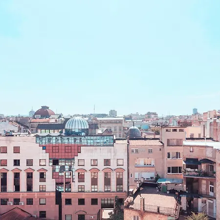 Rooftop Experience, Modern Luxury & Views *