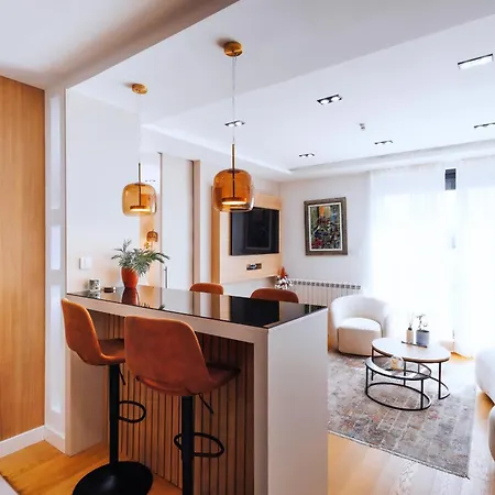 Apartment Rooftop Experience, Modern Luxury & Views