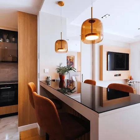 Rooftop Experience, Modern Luxury & Views * Belgrad