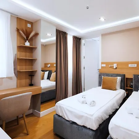 Apartment Rooftop Experience, Modern Luxury & Views