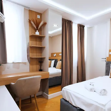 Rooftop Experience, Modern Luxury & Views Apartment *