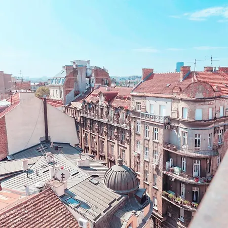 Rooftop Experience, Modern Luxury & Views Daire Belgrad